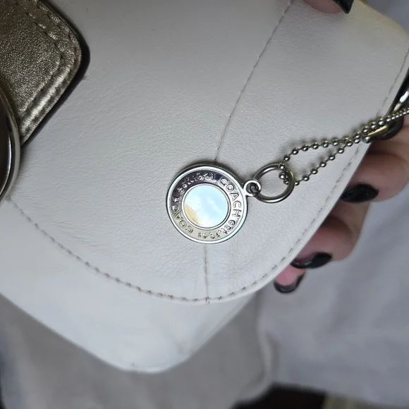 Vintage Coach Soho Flap Bag - Picture 12 of 13